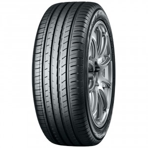 215/65R16 Yokohama BluEarth-GT AE51